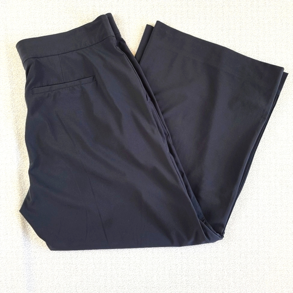 Athleta Size 6 Tribeca Black Side Snap Wide Leg Crop Gym Pants